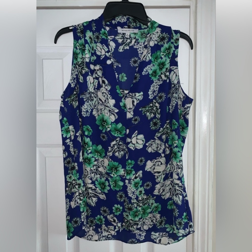 Beautiful, LNWOT, Rose + Olive Hi-Lo Top, 
Size Medium